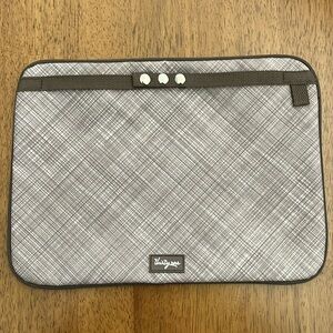Thirty One Zip Pouch